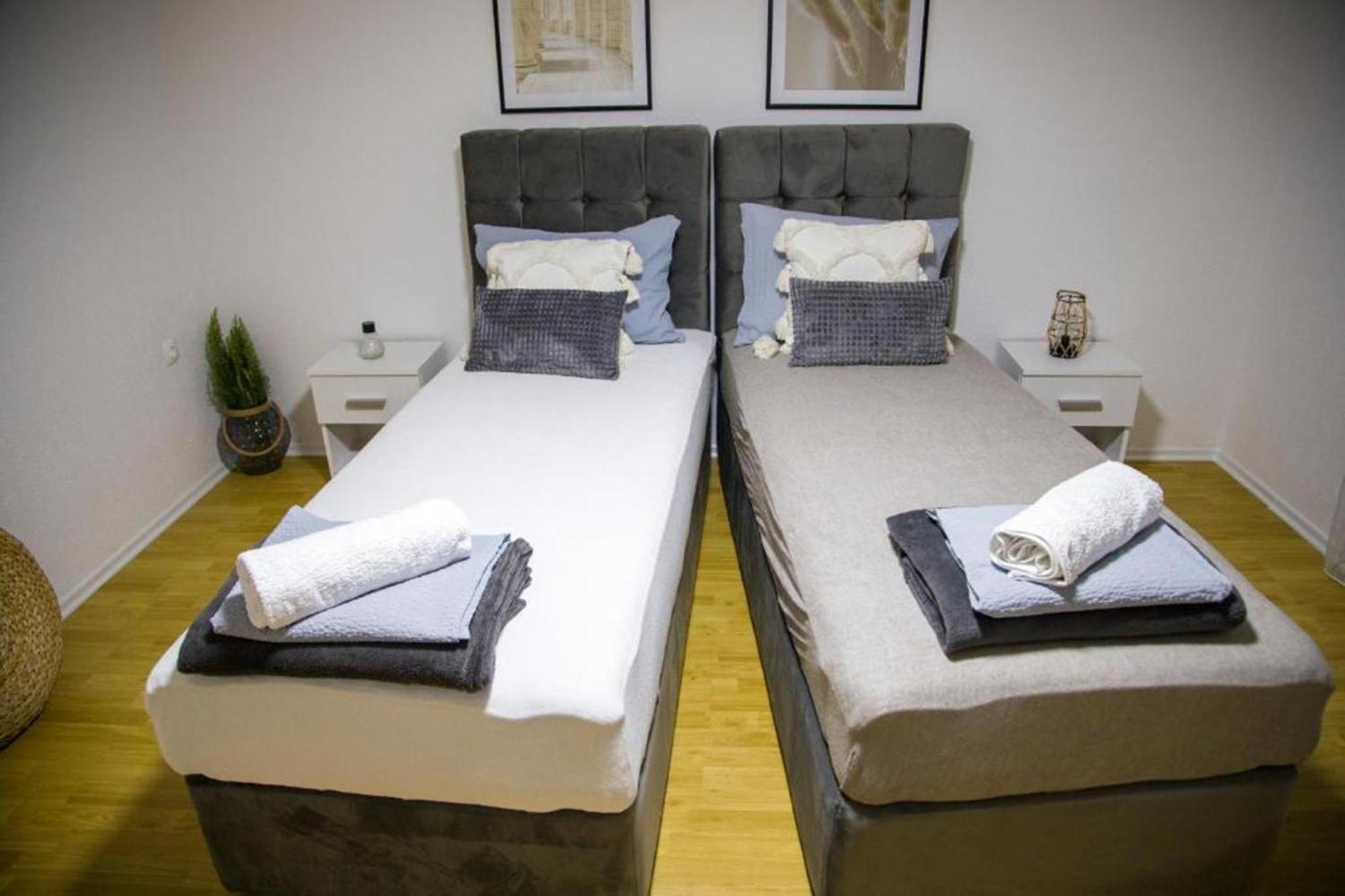 Summer House With Heated Swimming Pool Mostar Ngoại thất bức ảnh