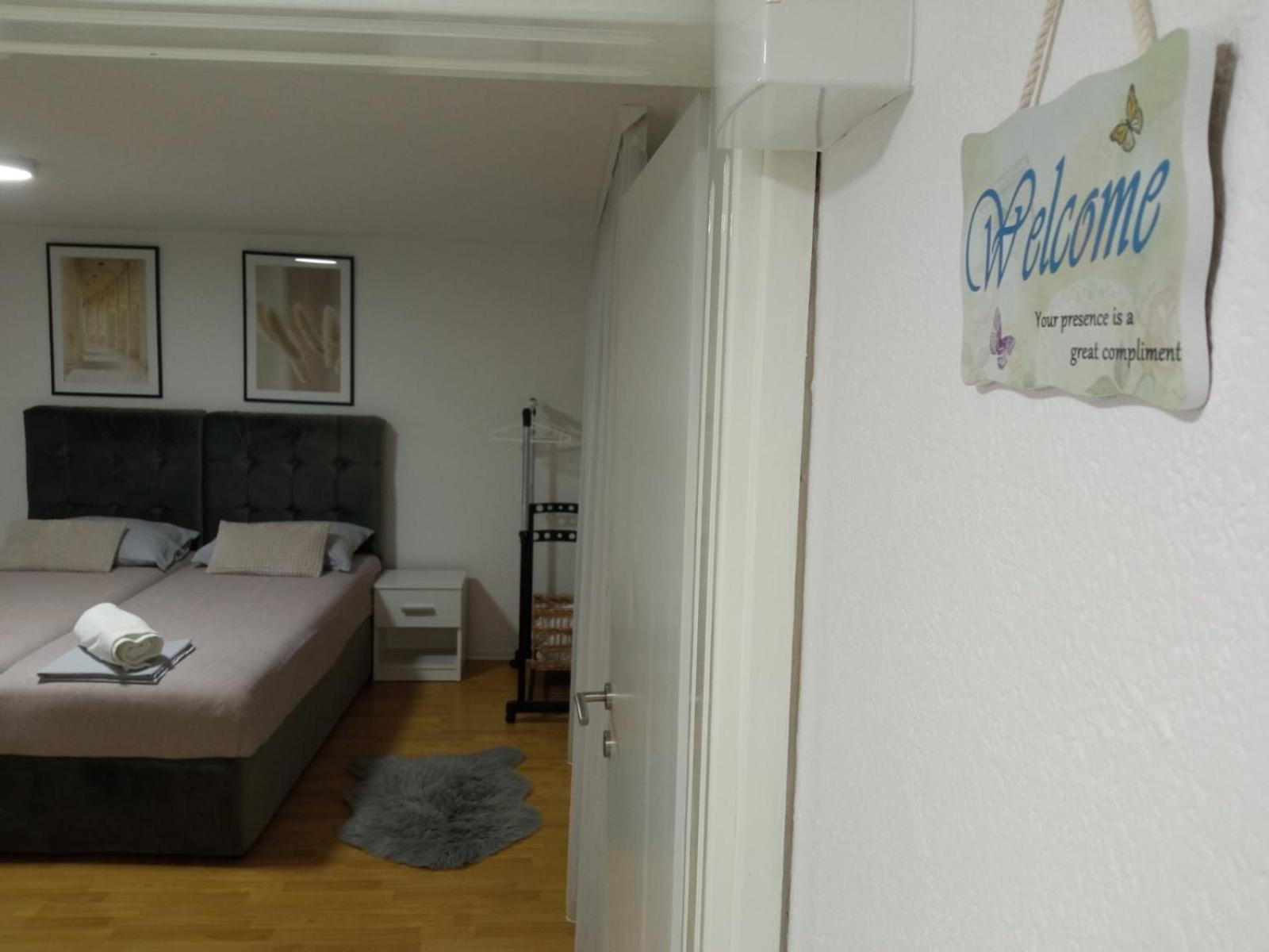 Summer House With Heated Swimming Pool Mostar Ngoại thất bức ảnh